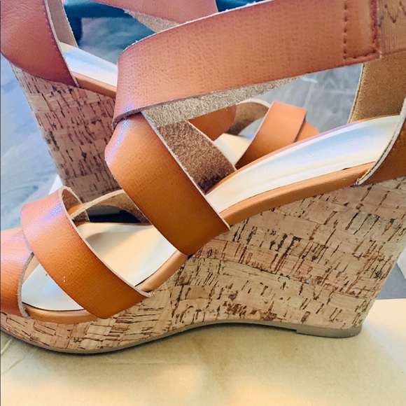 Stylist Wedge Sandals Tan colour Size 8. - Picture 4 of 5